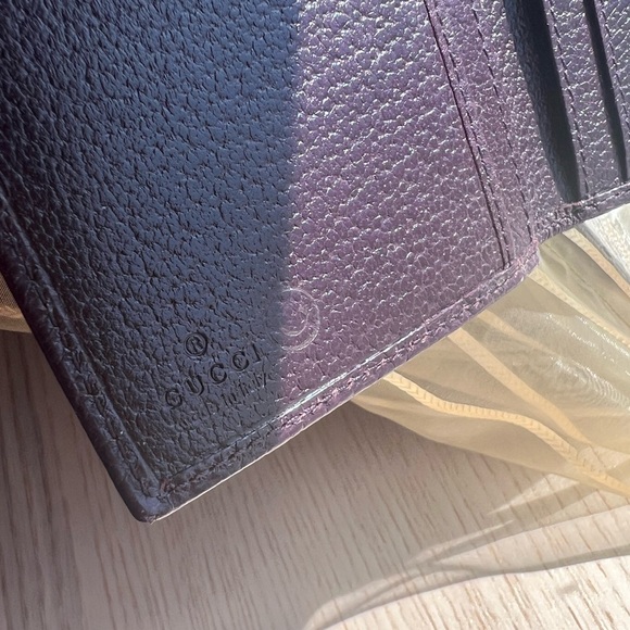Gucci Long Bifold Wallet, Vintage Buckle Clasp - Picture 7 of 11